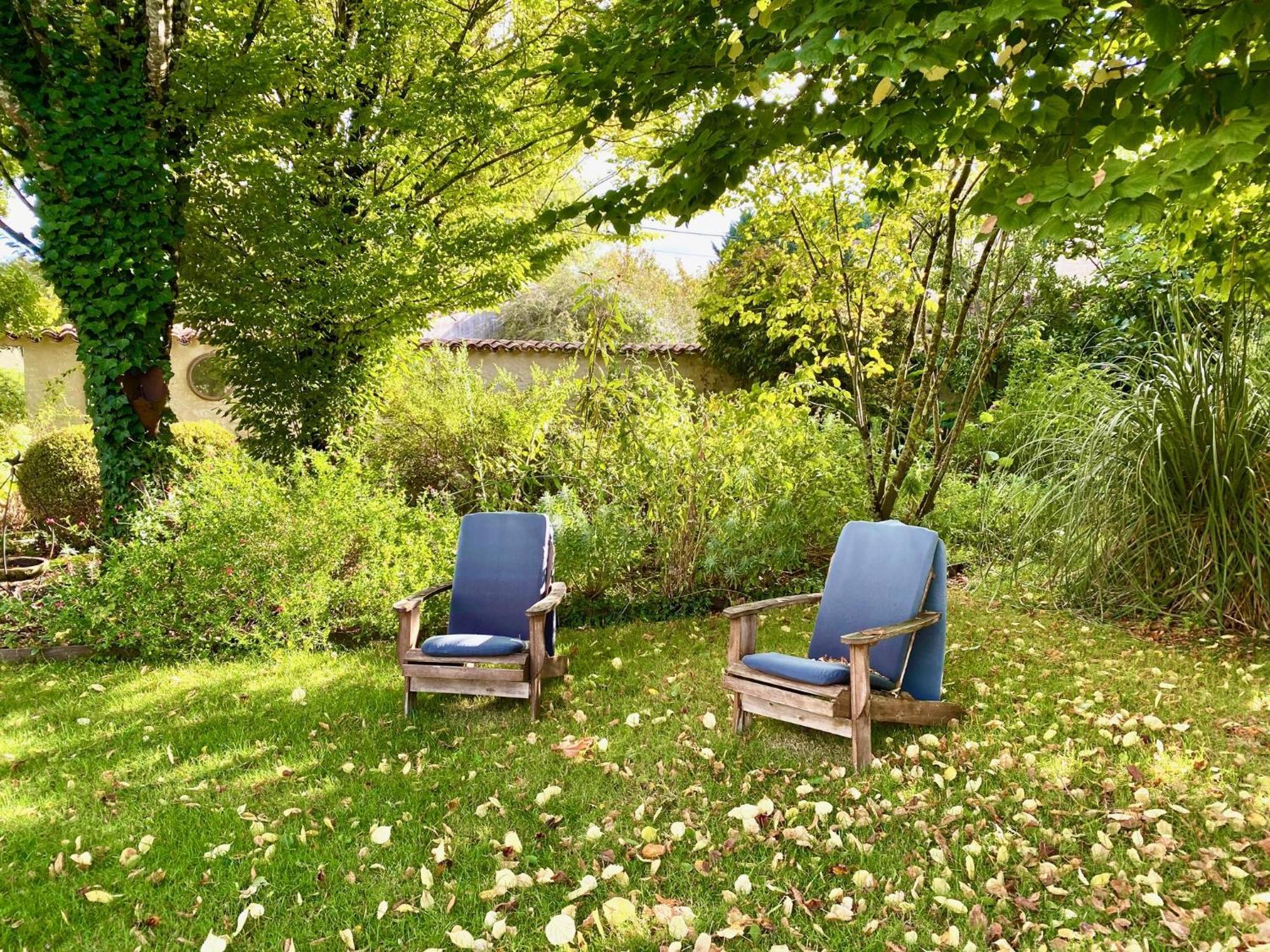 Aux Agapanthes, Chambres D'Hotes Charentaises De Charme Avec Piscine Aumagne Extérieur photo